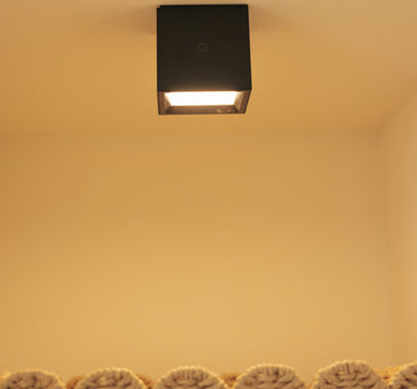BOX 8 Vierkante draadloze wandlamp voor binnen