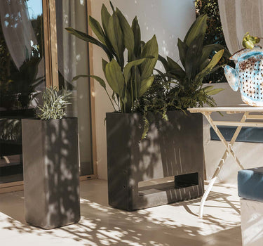 Hoge rechthoekige plantenbak op wieltjes BROMELIA 28