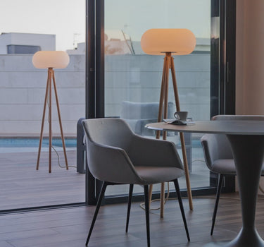 DESIGNER VLOERLAMP MET HOUTEN POTEN DENISE 140