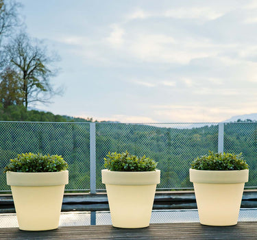 RONDE PLANTENBAK MET MAGNOLIA LICHT 45
