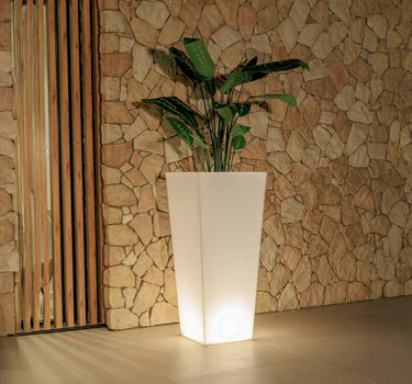 Hoge bloempot met licht Melisa