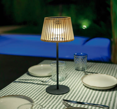 OKINAWA TABLE | Candeeiro de mesa com carga solar