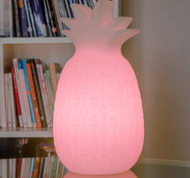 SAMBA ANANASVORMIGE LAMP, DOORSCHIJNEND WIT